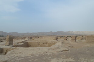 沙漠中的古老遗迹