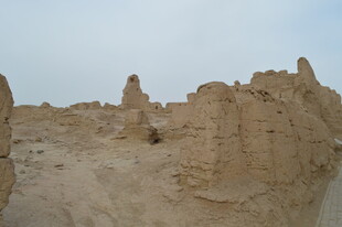 沙漠中的古老遗迹