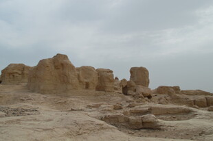 沙漠中的古老遗迹