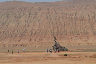 沙漠中的骑行者