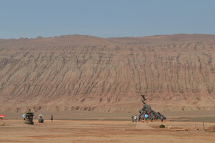 沙漠中的独特机械装置