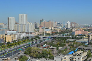 城市繁华街景俯瞰