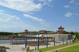 中式园林景观湖畔建筑