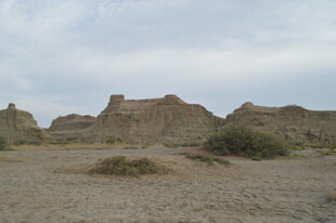 荒漠中的土丘景观