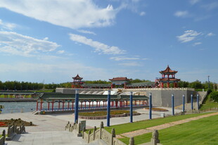 中式建筑景观 蓝天白云下