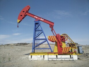 油田抽油机设备特写