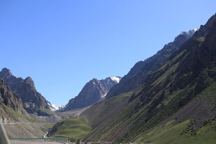 壮丽山谷间的绝美风光