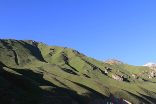 青山蓝天 秀丽山间景致