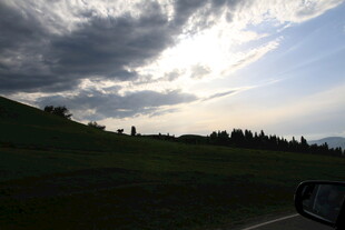 草原上的云景风光