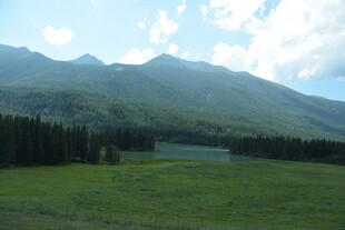 山间绿野 自然风光如画