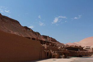 沙漠中的古老建筑群落