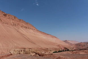 壮丽沙漠山脉景观