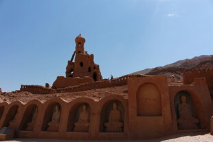 沙漠中的独特建筑奇观