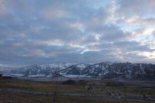 雪山云海风景图