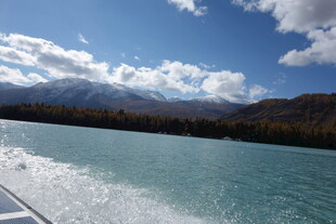 湖畔美景 蓝天白云青山绿水