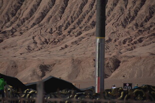 沙漠中的测量标杆