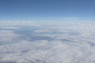 高空俯瞰云海美景
