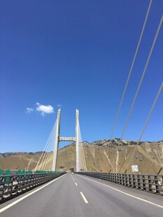 壮丽大桥公路风景