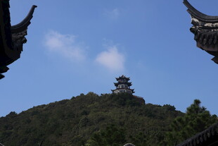 山巅古亭之景