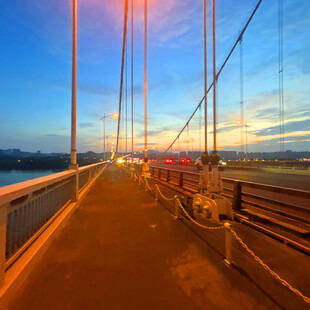 黄昏下的桥梁美景