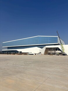 现代风格大型工业建筑