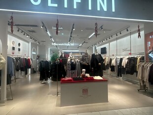 SEIFINI品牌服装店内部
