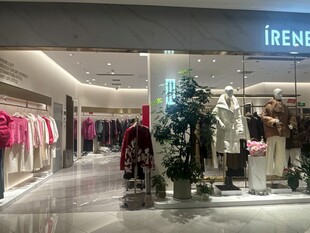 时尚女装店铺内景展示