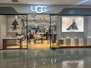 UGG品牌时尚鞋店展示