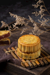 传统美味月饼摆拍展示