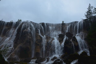 壮观自然瀑布景观