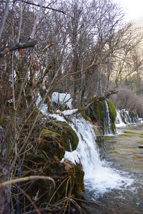 山间小溪瀑布自然美景
