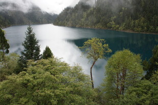 九寨沟秀丽湖景风光