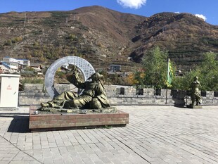 广场上的雕塑景观