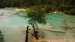 梦幻斑斓的自然水景奇观