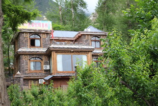 山林中的特色度假小屋