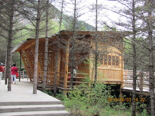 山间木屋栈道 自然景致