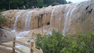 壮观户外人造瀑布景观