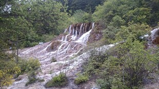 山间钙华景观 自然奇景