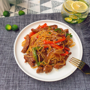 牛肉炒意面