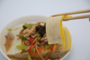 鱼糕蔬菜汤