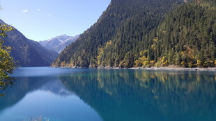 九寨沟绝美湖光山色