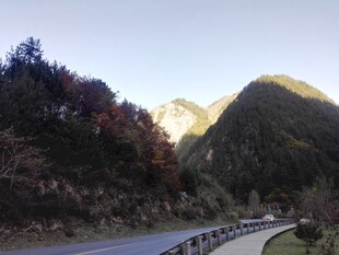 山间公路美景