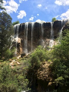 壮丽自然瀑布景观