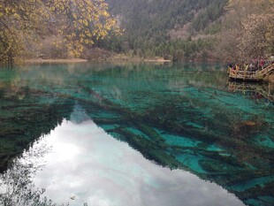 梦幻清澈的山水美景