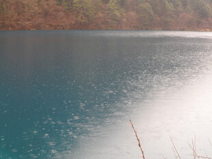 宁静蓝湖 自然之美