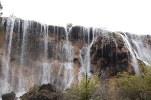 壮观瀑布自然美景