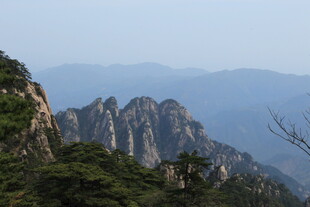 壮丽山景 奇峰耸立