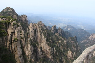壮丽黄山奇峰景色