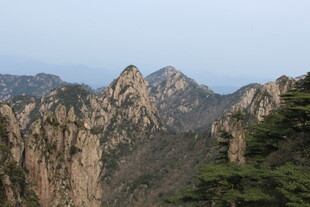壮丽黄山山峰景观