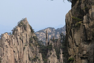 巍峨壮观的奇峰峻岭